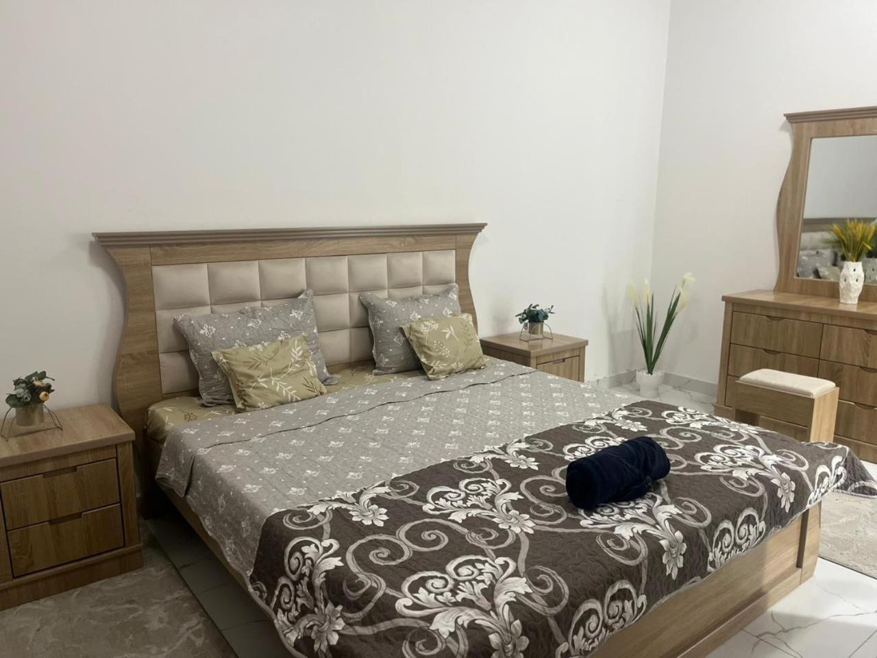Oasis Tower Family 3004 * Ajman